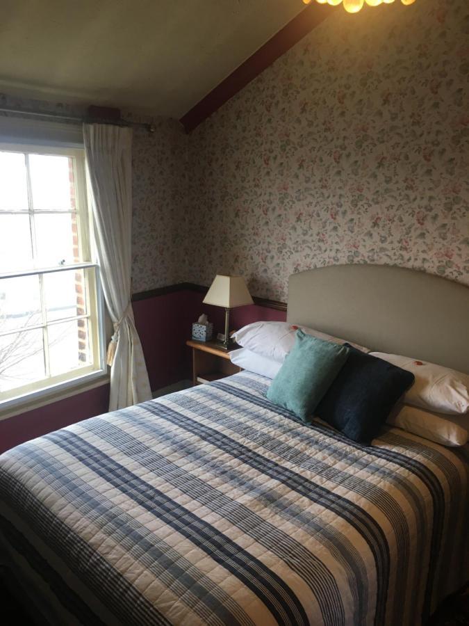 Regency House Bed & Breakfast Walton-on-the-Naze Exterior photo